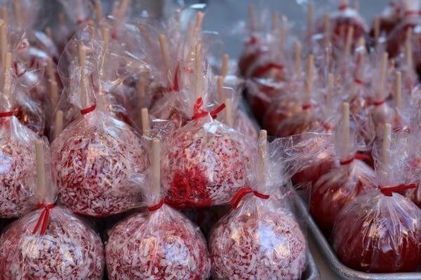 Feast of San Gennaro Candy apples Momfluential