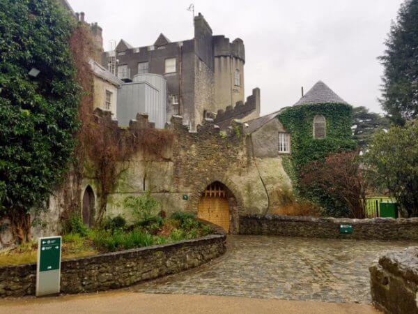 malahide castle ghosts