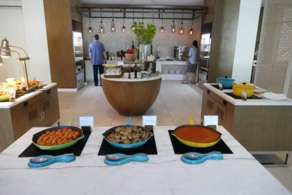 breakfast buffet at the Lind